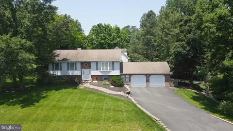 9 White Pine Cir, Elkton, MD 21921 photo 3