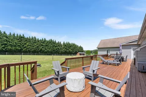 Exterior - 83 Rolling Green Ln, Elkton, MD 21921 photo 4 of 7