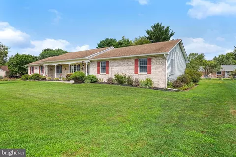 Exterior - 206 Newark Ave, Elkton, MD 21921 photo 10 of 11