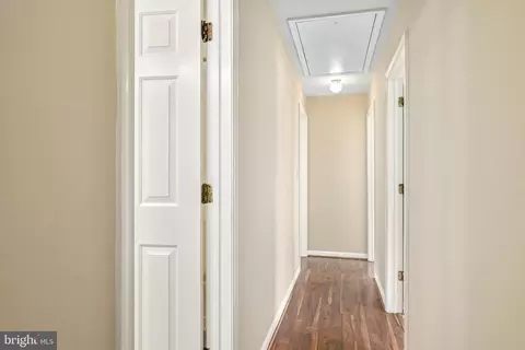 Entry Way - 206 Newark Ave, Elkton, MD 21921 photo 3 of 5