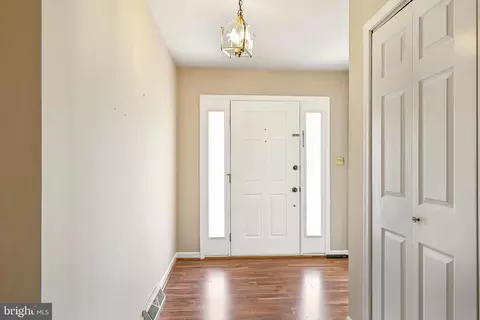 Entry Way - 206 Newark Ave, Elkton, MD 21921 photo 2 of 5