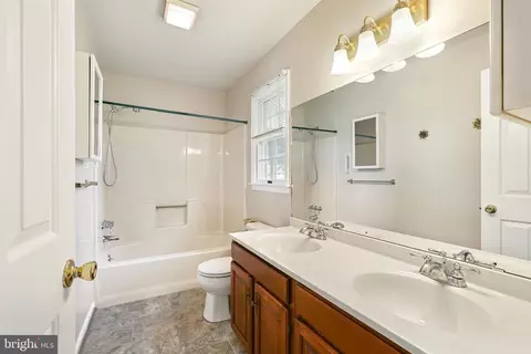 Bath - 206 Newark Ave, Elkton, MD 21921 photo 1 of 2