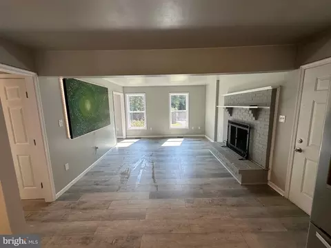 Living - 65 Jackson Hall School Rd, Elkton, MD 21921 photo 3 of 11