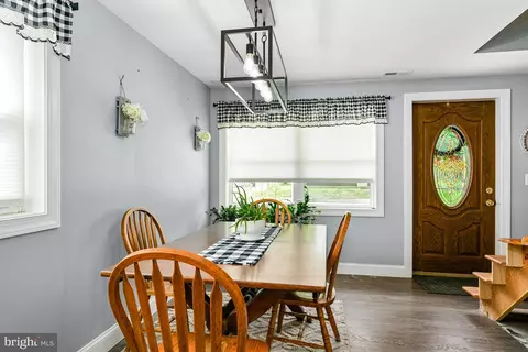 Entry Way - 111 Brown St, Elkton, MD 21921 photo 2 of 4