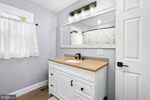 Bath - 111 Brown St, Elkton, MD 21921 photo 3 of 3