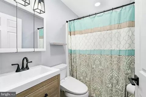 Bath - 111 Brown St, Elkton, MD 21921 photo 2 of 3