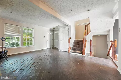 Living - 52 Hickory Ln, Elkton, MD 21921 photo 1 of 4