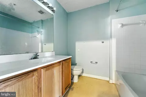 Bath - 52 Hickory Ln, Elkton, MD 21921 photo 2 of 2