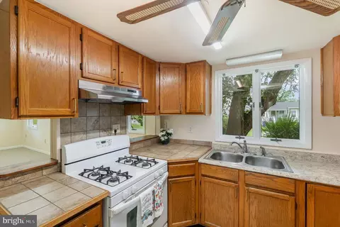 259 E Main St, Cecilton, MD 21913 photo 11