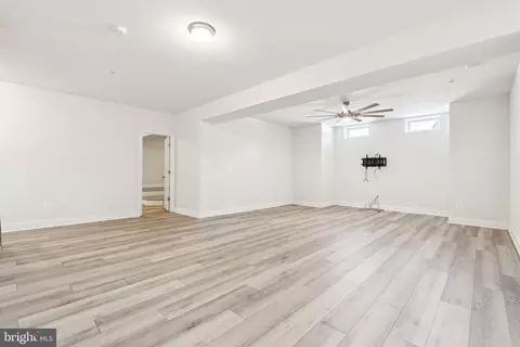 Living - 85 Clearfield Ct, Elkton, MD 21921 photo 2 of 4