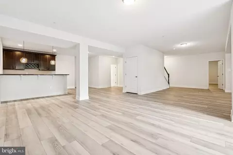Living - 85 Clearfield Ct, Elkton, MD 21921 photo 3 of 4