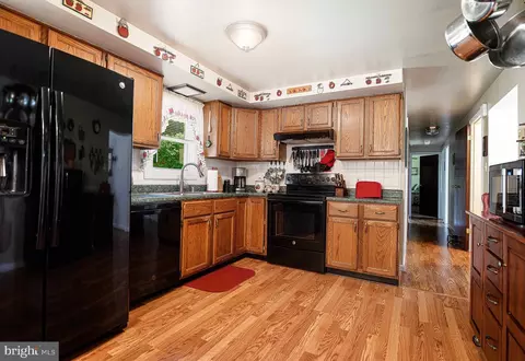 Kitchen - 289 Conowingo Rd, Conowingo, MD 21918 photo 1 of 2