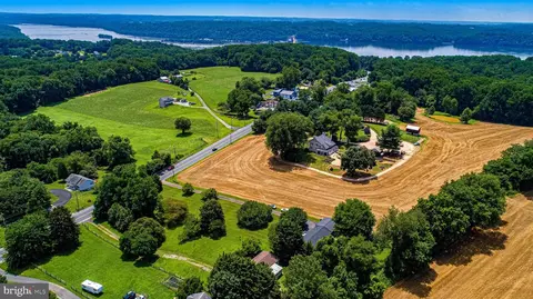 View/Area - 289 Conowingo Rd, Conowingo, MD 21918 photo 2 of 10