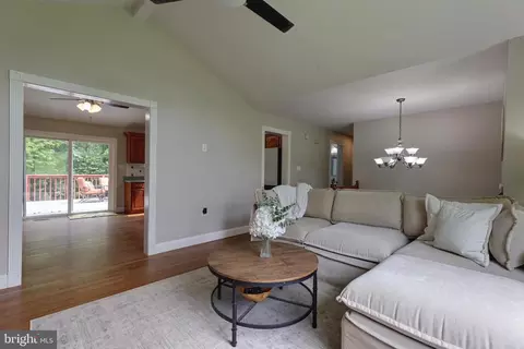 Living - 644 Bell Manor Rd, Conowingo, MD 21918 photo 2 of 3