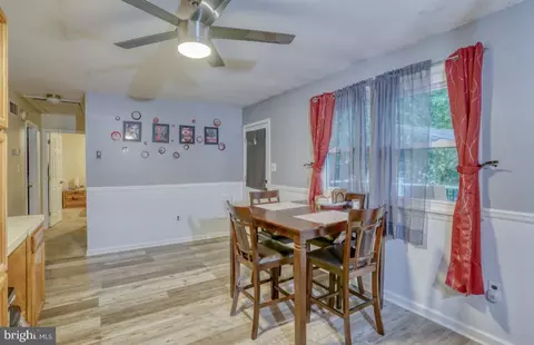 Entry Way - 1 Augusta Dr, Elkton, MD 21921 photo 4 of 5