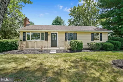 2 Country Ln, Elkton, MD 21921