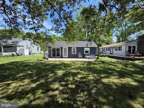 91 W Shady Beach Rd, North East, MD 21901