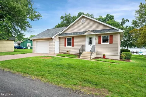 1 Ferry Point Ln, Earleville, MD 21919