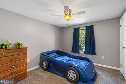 Bedroom - 30 Skyline Dr, Conowingo, MD 21918 photo 3 of 9