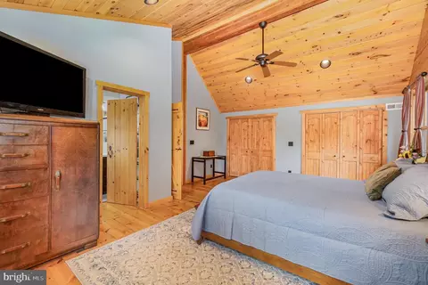 Bedroom - 96 Weaver Meadows Rd, Conowingo, MD 21918 photo 3 of 5