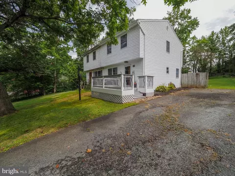 88 Colonial Cir, North East, MD 21901