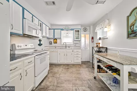Kitchen - 78 Riverview Ave, Earleville, MD 21919 photo 2 of 2
