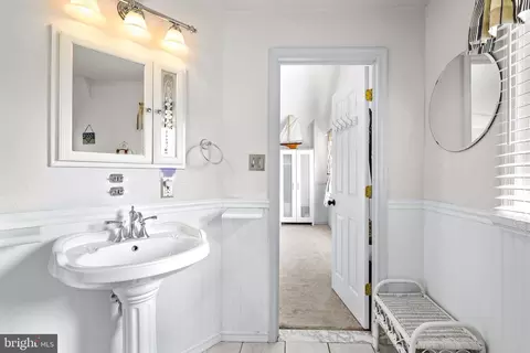 Bath - 78 Riverview Ave, Earleville, MD 21919 photo 4 of 4