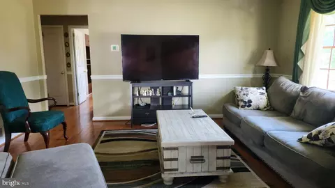Entry Way - 102 Windsor Dr, Elkton, MD 21921 photo 1 of 5