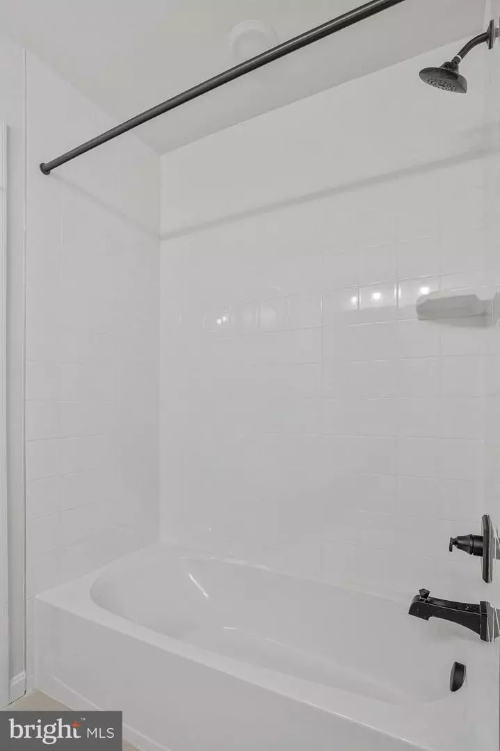 Bath - 9 Plum Ct, North East, MD 21901 photo 3 of 5