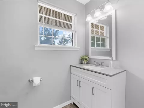 Bath - 100 Midway Dr, Earleville, MD 21919 photo 2 of 3