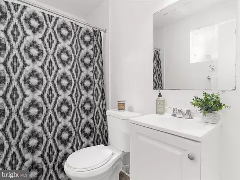 Bath - 100 Midway Dr, Earleville, MD 21919 photo 1 of 3