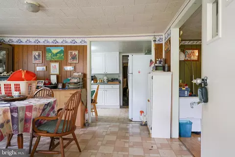 Entry Way - 128 Woolens Rd, Elkton, MD 21921 photo 1 of 4