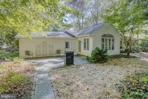 Exterior - 17 E Pkwy, Elkton, MD 21921 photo 6 of 9