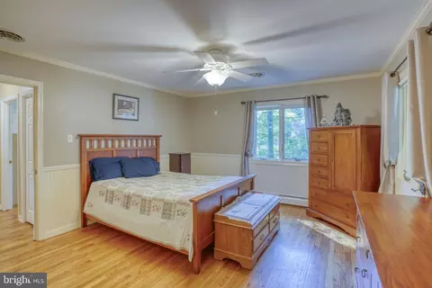 Bedroom - 17 E Pkwy, Elkton, MD 21921 photo 2 of 8
