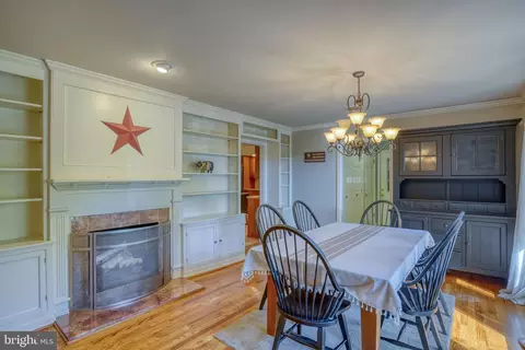 Dining - 17 E Pkwy, Elkton, MD 21921 photo 2 of 4