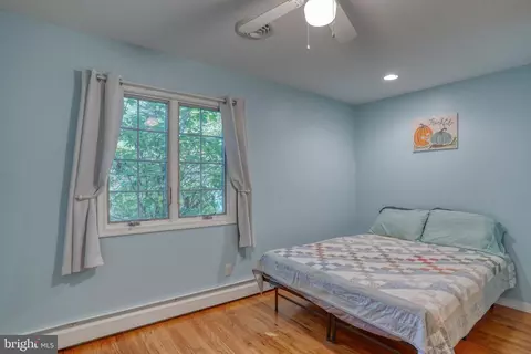 Bedroom - 17 E Pkwy, Elkton, MD 21921 photo 7 of 8