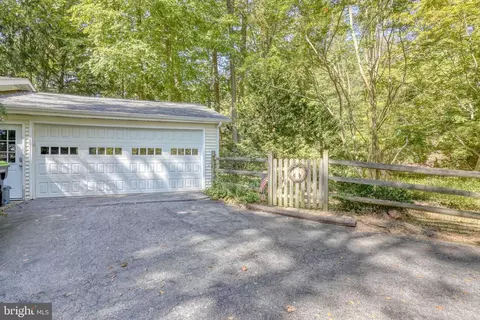 Exterior - 17 E Pkwy, Elkton, MD 21921 photo 3 of 9
