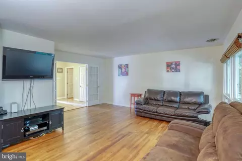 Living - 17 E Pkwy, Elkton, MD 21921 photo 1 of 1