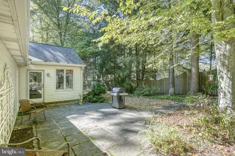 Exterior - 17 E Pkwy, Elkton, MD 21921 photo 5 of 9