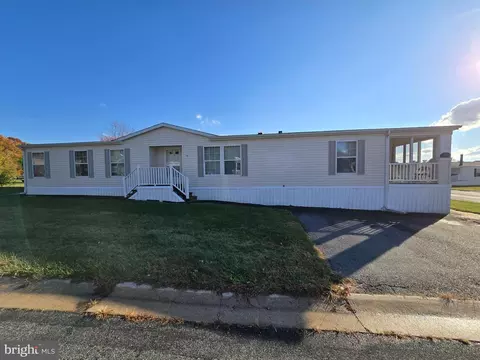 10 King Richard Dr, Elkton, MD 21921