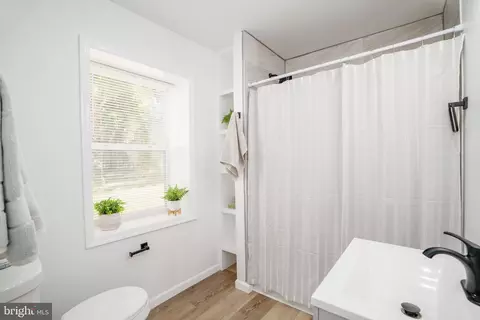 Bath - 206 Whitehall Rd, Elkton, MD 21921 photo 1 of 1