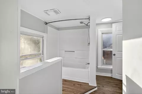 Entry Way - 110 Delaware Ave, Elkton, MD 21921 photo 12 of 17