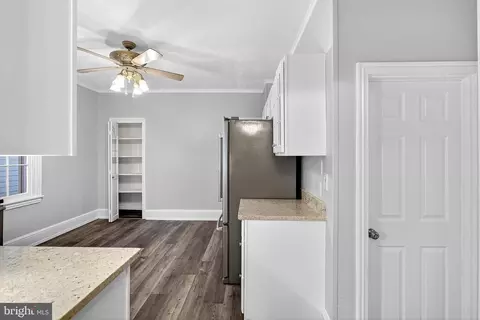 Entry Way - 110 Delaware Ave, Elkton, MD 21921 photo 4 of 17