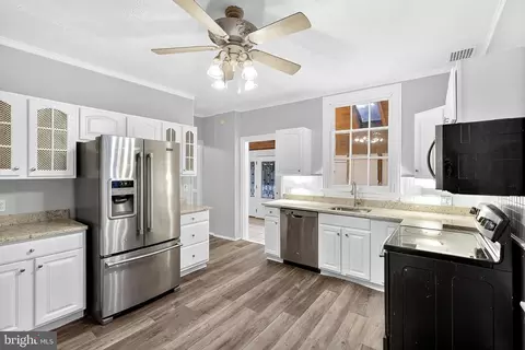 Kitchen - 110 Delaware Ave, Elkton, MD 21921 photo 3 of 3