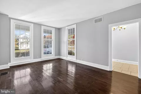 Living - 110 Delaware Ave, Elkton, MD 21921 photo 2 of 11