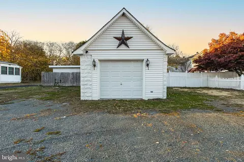 Exterior - 110 Delaware Ave, Elkton, MD 21921 photo 5 of 8