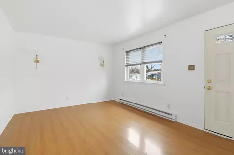 Living - 25 Cherry Ln, Elkton, MD 21921 photo 2 of 2