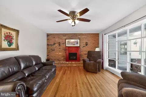 Living - 224 Blake Rd, Elkton, MD 21921 photo 5 of 9