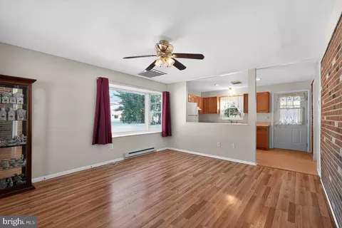 Living - 224 Blake Rd, Elkton, MD 21921 photo 7 of 9