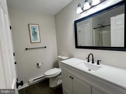 Bath - 41 Hilltop Rd, Earleville, MD 21919 photo 2 of 3